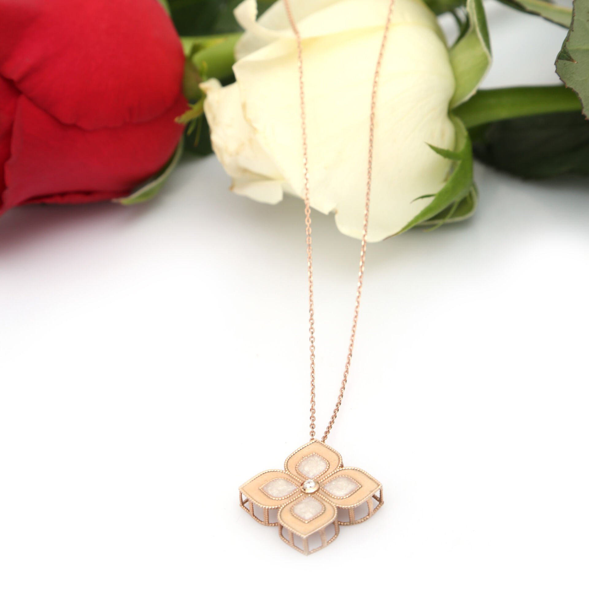 Pırlanta Mineli Özel Tasarım Elhamra Kolye