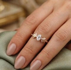 0.30 ct Oval Pırlanta Fiore Vintage Yüzük