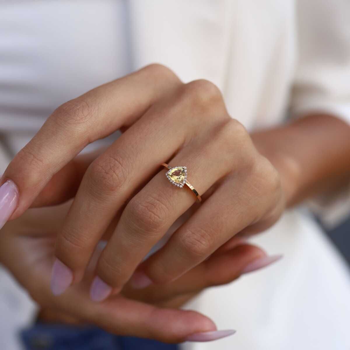 0.07 Ct Pırlanta Triangle Citrine Yüzük